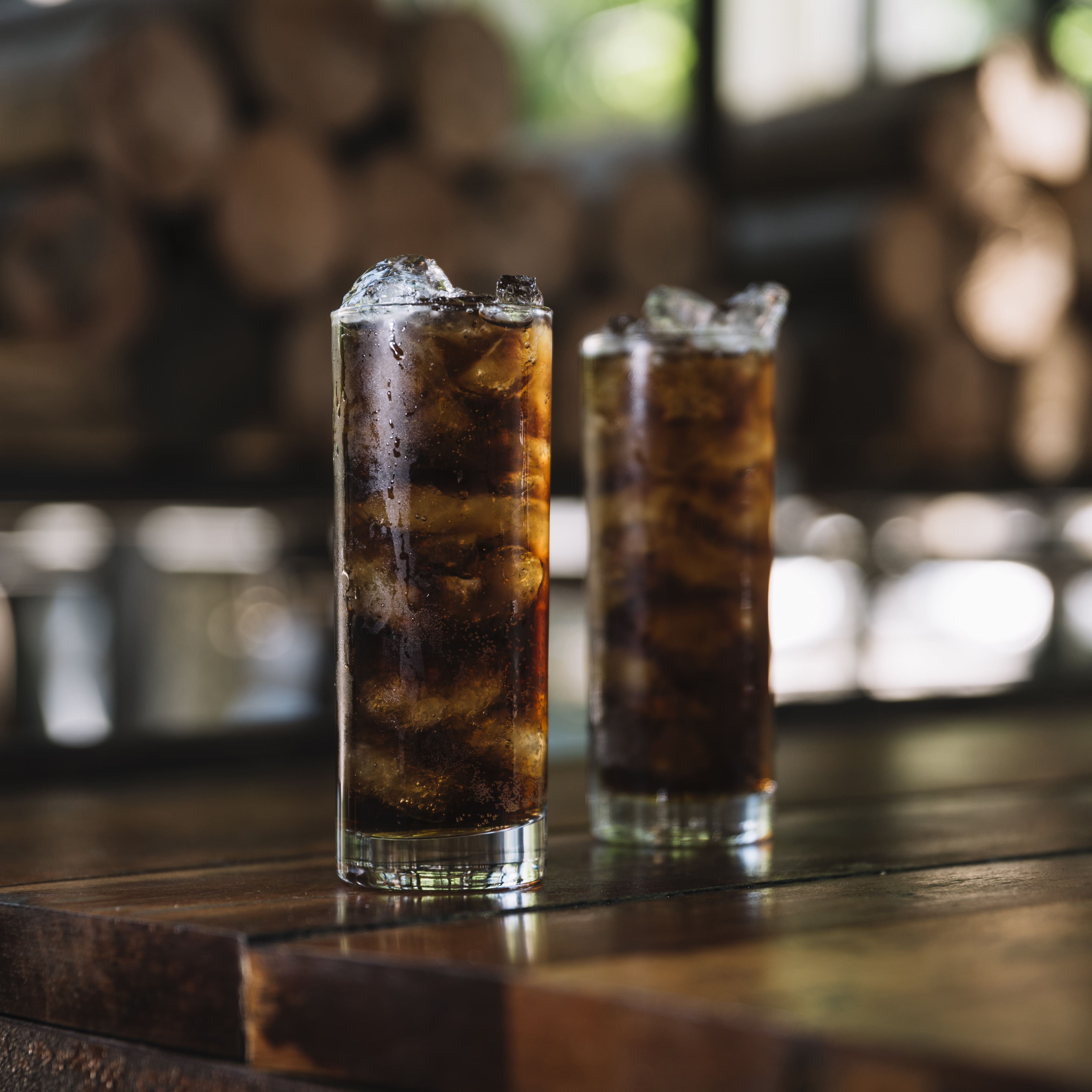 una vaso de fernet con hielo
